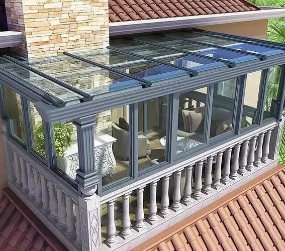 阳光房顶棚选择钢化玻璃还是PC耐力板？